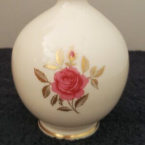 Vintage Lenox “rhodora” Rose bud vase. Hand painted 24 karat gold. 8.5 in x 4 in